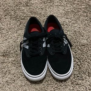 Unisex Black Skateboarding Shoes